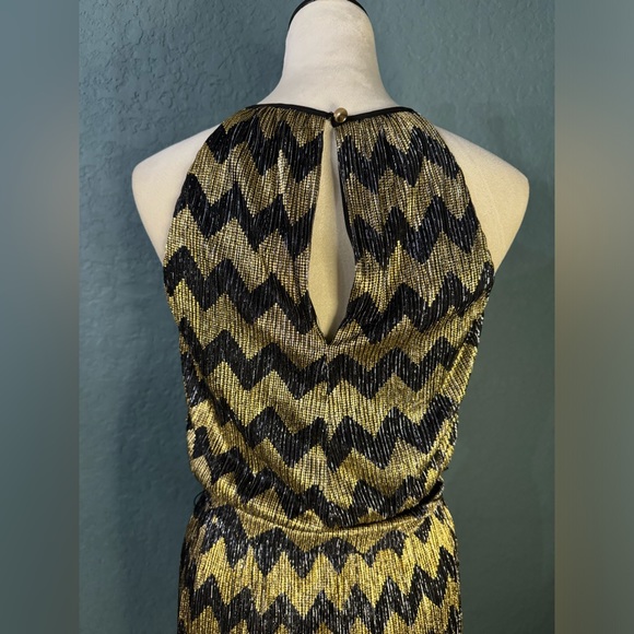 GUESS Metallic Dress Size O Belted Chevron Black & Gold Halter - Picture 4 of 7